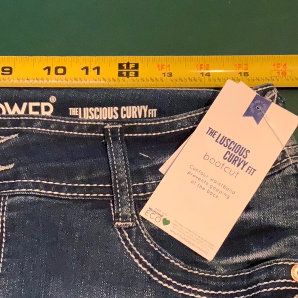 WallFlower Women's Luscious Curvy Bootcut Sz 11 Long NWT - Picture 7 of 10